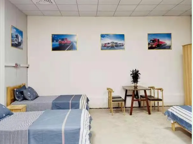 红岩2.png