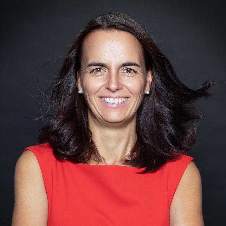 图2. 戴姆勒（中国）商用车投资有限公司首席执行官安歌（Nicole Engel）.jpg